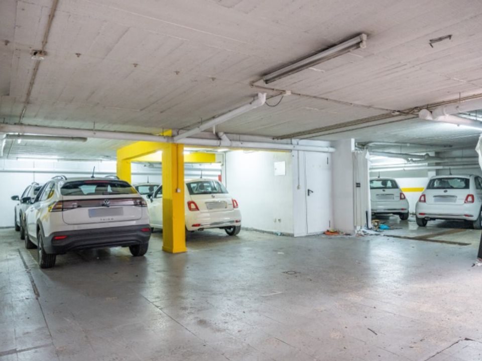 Garage i Belas, Lisbon - foto 1