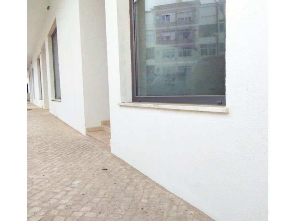 L'establiment comercial a Carnaxide, Lisbon - foto 3
