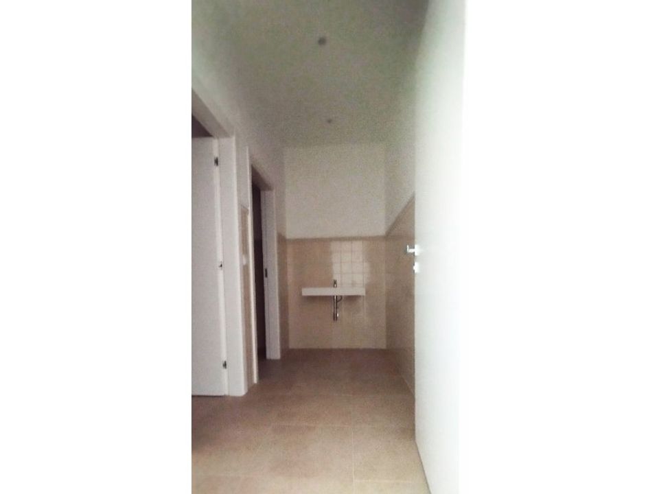 L'establiment comercial a Carnaxide, Lisbon - foto 5