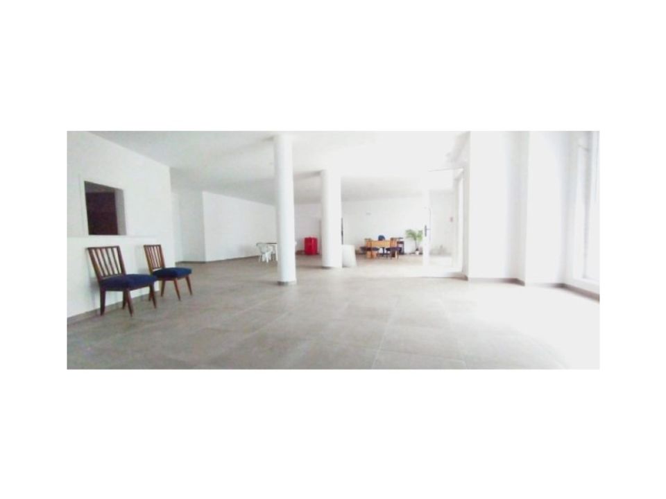 L'establiment comercial a Carnaxide, Lisbon - foto 4