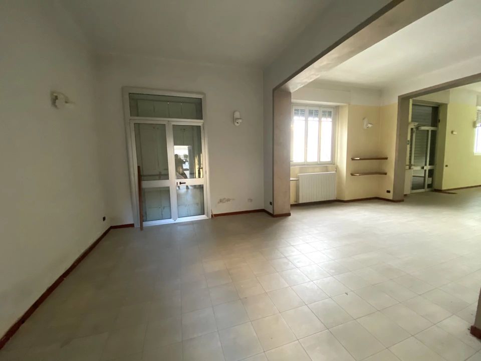 Erhvervsejendom i Busto Arsizio, Varese - foto 3