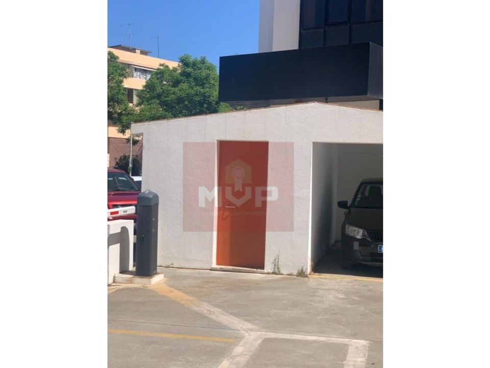 Garage i Faro, Faro - foto 2