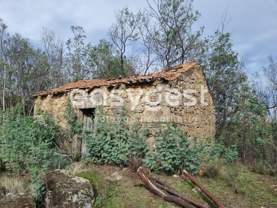 Helårsgrund i Monsanto e Idanha-a-Velha, Castelo Branco - foto 1