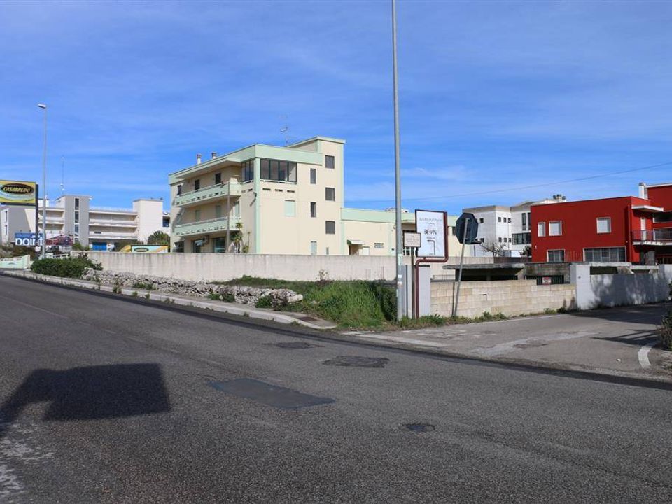 Erhvervsejendom i Martina Franca, Taranto - foto 1