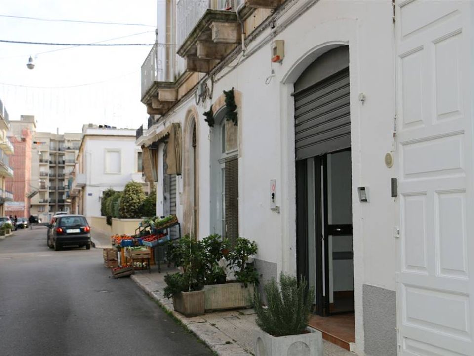 Erhvervsejendom i Martina Franca, Taranto - foto 1