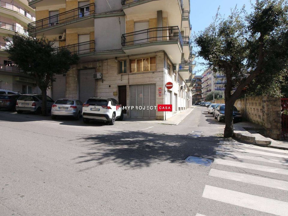 Erhvervsejendom i Martina Franca, Taranto - foto 1
