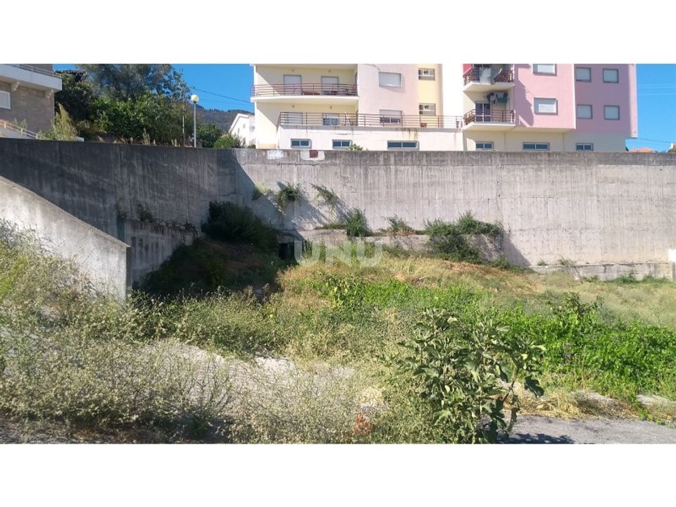 Helårsgrund i Vila Carvalho, Castelo Branco - foto 1