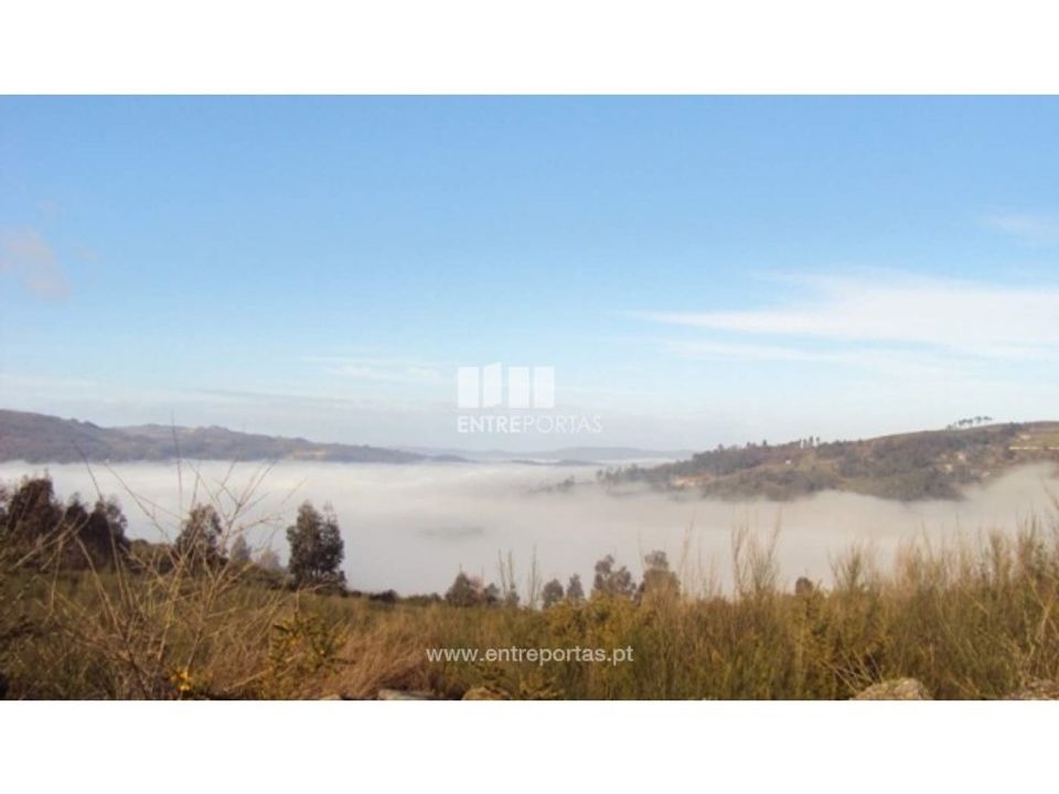 Helårsgrund i Ancede e Ribadouro, Porto - foto 1
