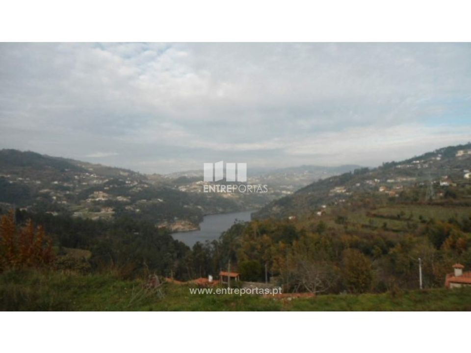 Helårsgrund i Marco de Canaveses, Porto - foto 1