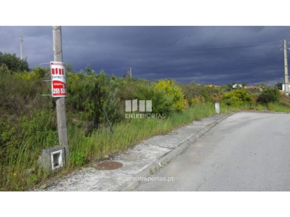 Helårsgrund i Pacos, Vila Real - foto 1