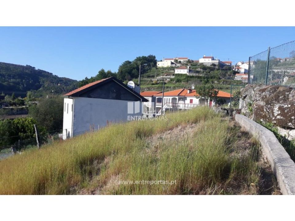 Helårsgrund i Loivos do Monte, Porto - foto 2