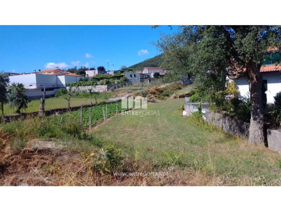 Helårsgrund i Castelo de Paiva, Aveiro - foto 2