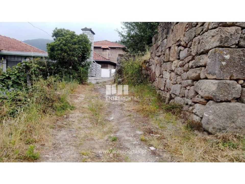Helårsgrund i Tarouquela, Viseu - foto 1