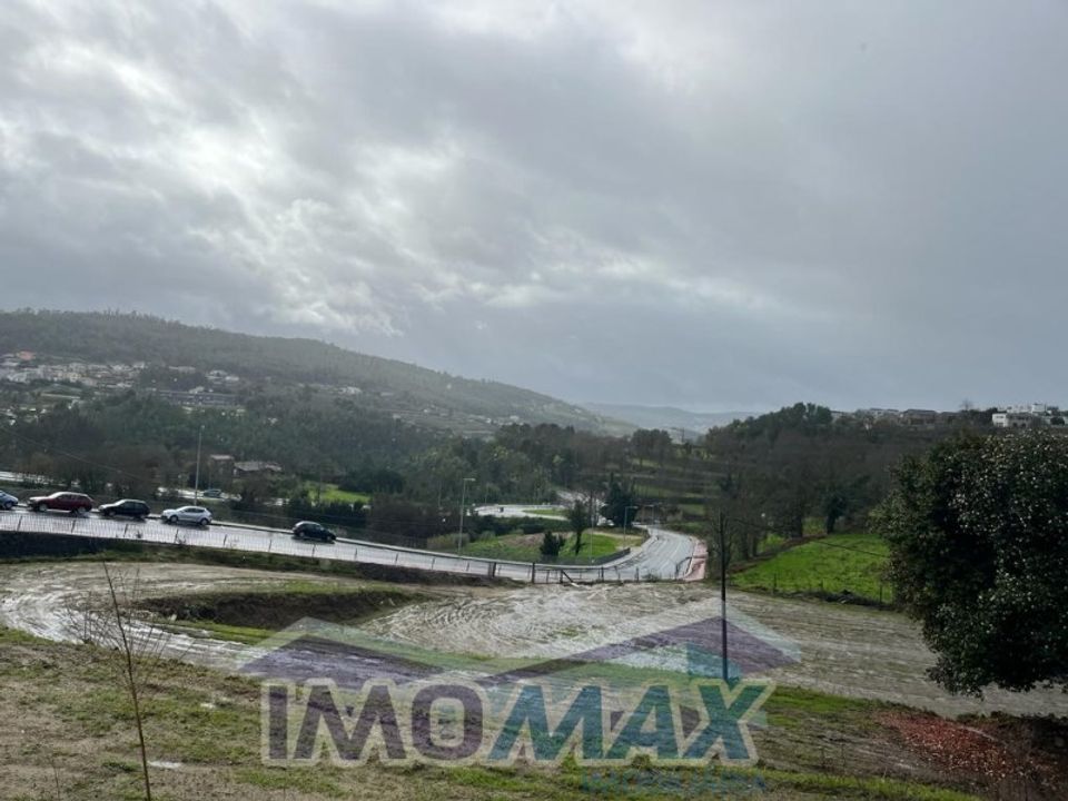 Helårsgrund i Penafiel, Porto - foto 1