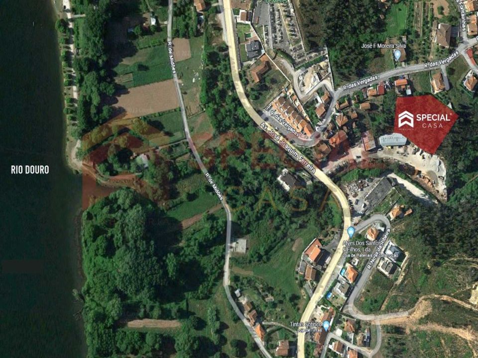 Helårsgrund i Melres e Medas, Porto - foto 1