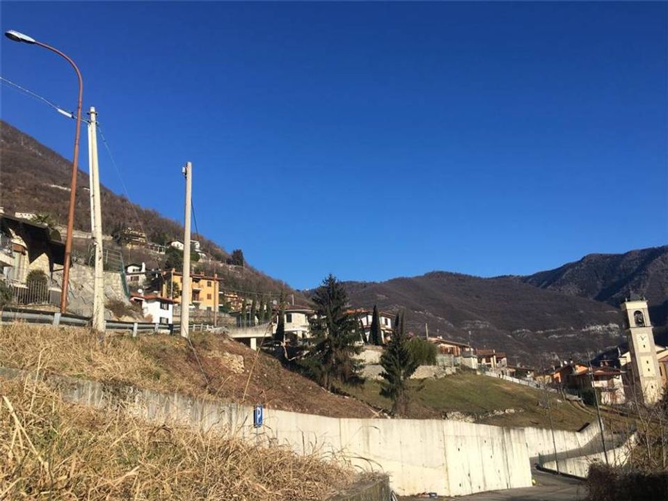 Helårsgrund i Adrara San Rocco, Bergamo - foto 1