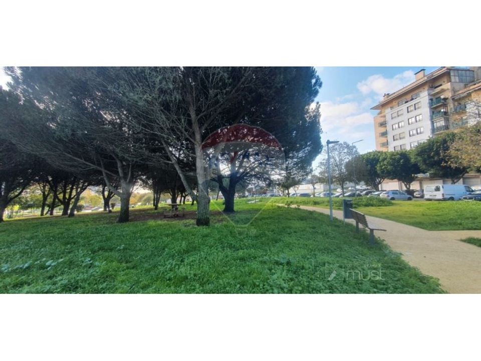 Erhvervsejendom i Belas, Lisbon - foto 1