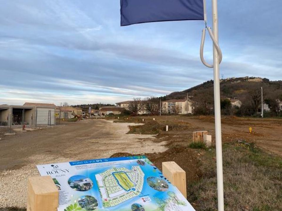 Helårsgrund i Allan, Drome - foto 1