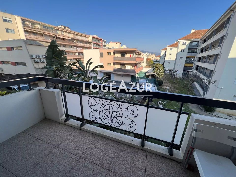 Leilighet i Saint-Laurent-du-Var, Alpes-Maritimes - bilde 3