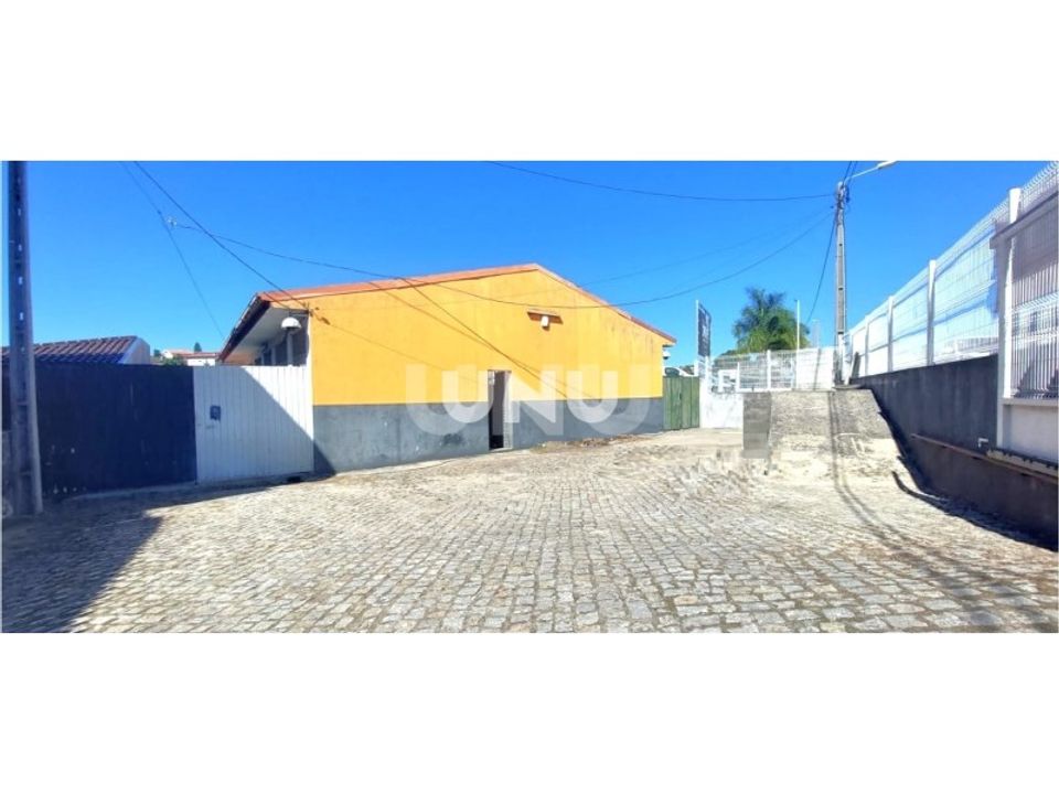 Erhvervsejendom i Vila de Cucujaes, Aveiro - foto 1