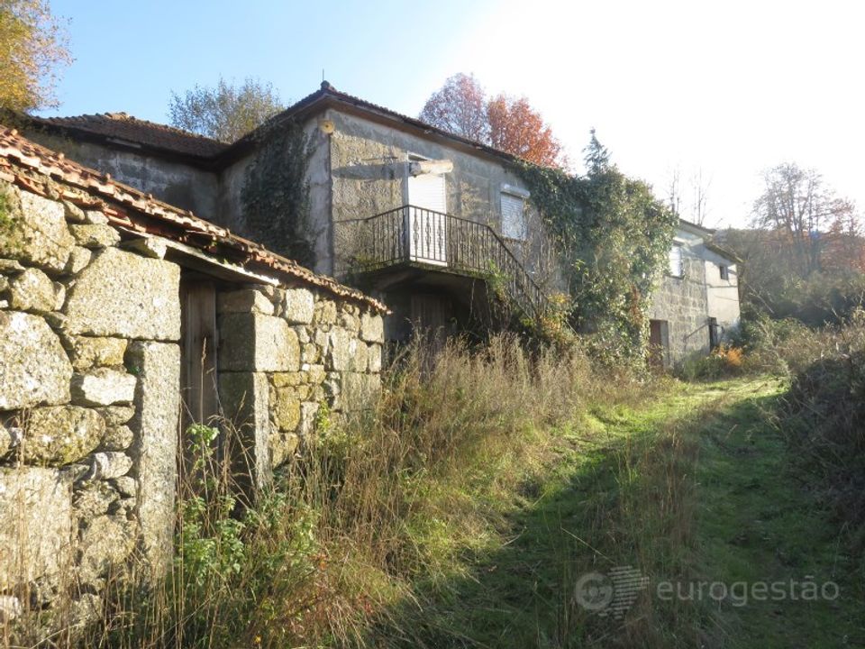 Gård i Vila Nova de Souto d'El-Rei, Viseu - bilde 1