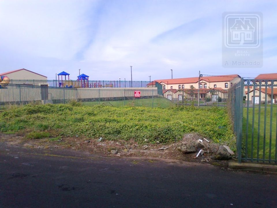 Helårsgrund i Vila da Praia da Vitoria, Terceira - foto 1