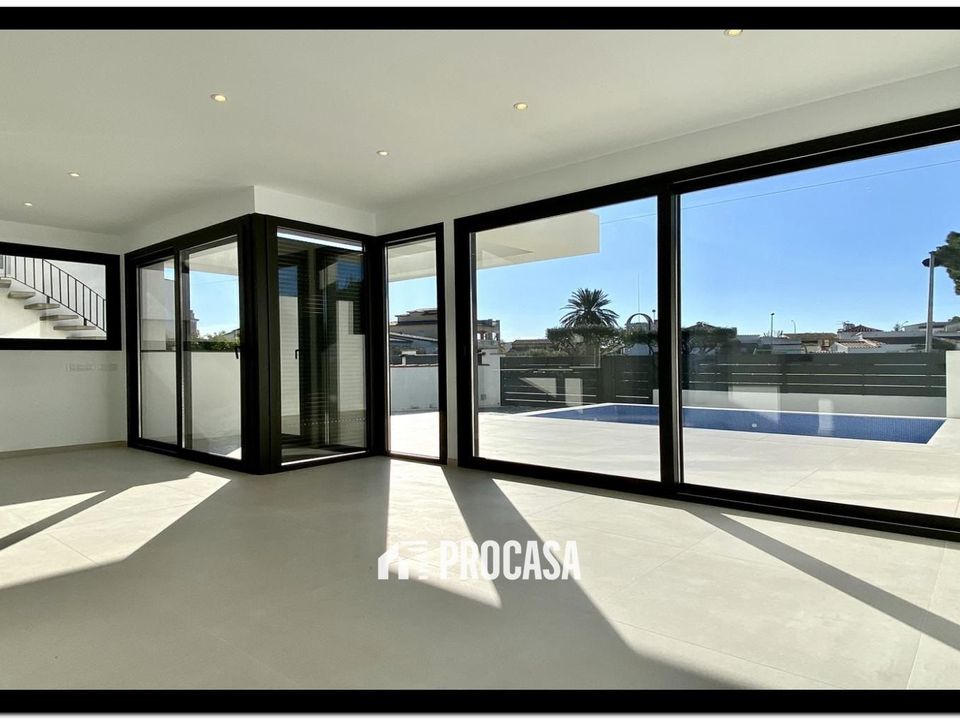 Villa i Empuriabrava, Gerona - foto 1