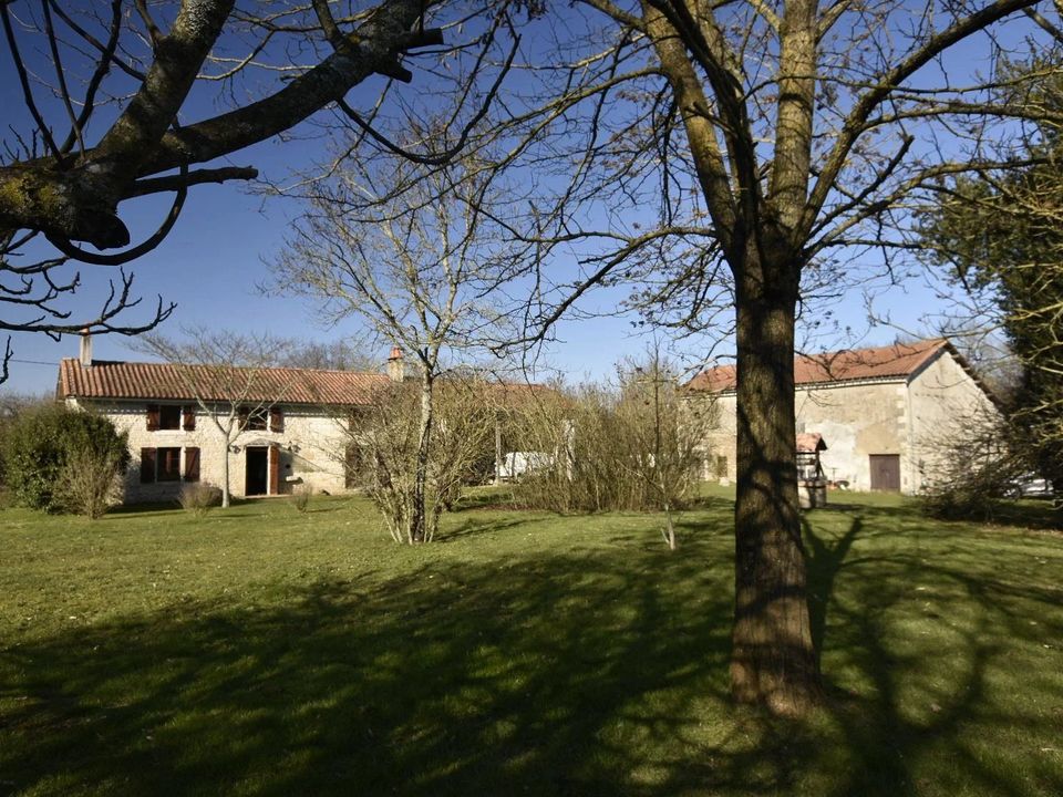 Landsbyhus i Clussais-la-Pommeraie, Deux-Sevres - bilde 1