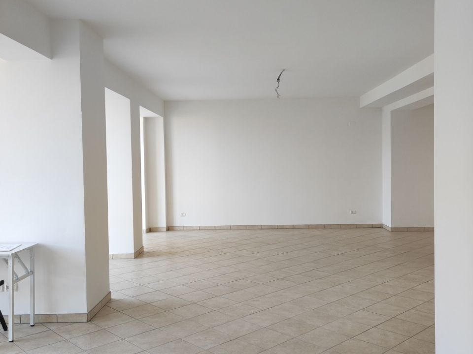 L'establiment comercial a Terni, Terni - foto 5