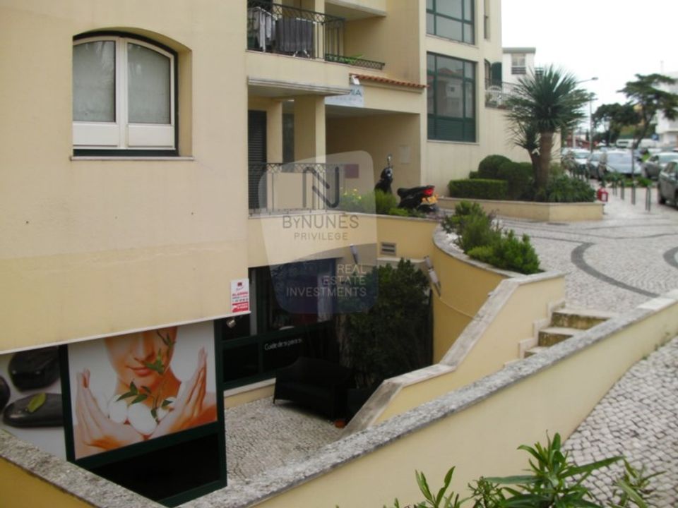 Erhvervsejendom i Carcavelos, Lisbon - foto 1