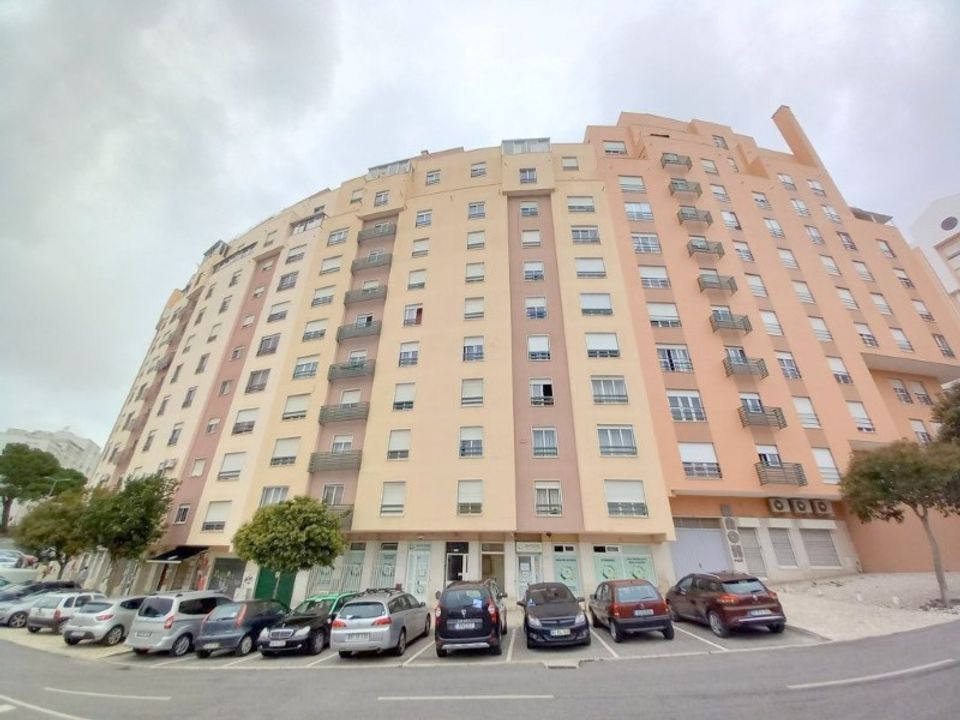 Lejlighed i Rio de Mouro-Estacao, Lisbon - foto 1