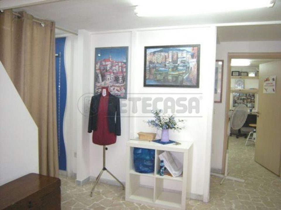 Erhvervsejendom i Caltanissetta, Caltanissetta - foto 3