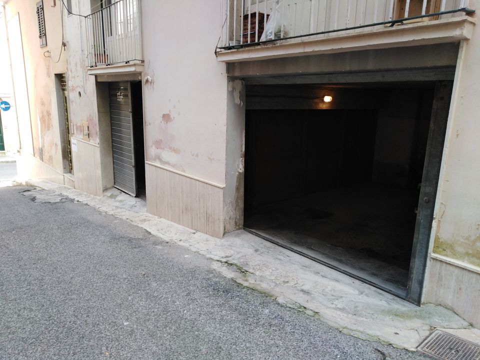 Garage i Ragusa, Ragusa - foto 1