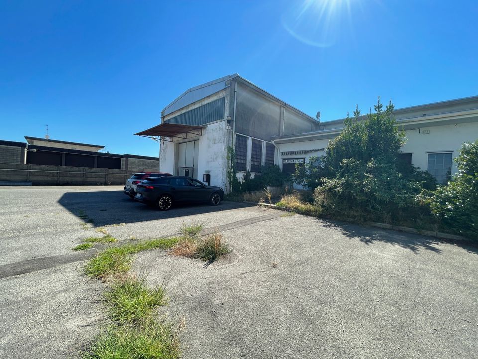 Propriedade comercial em Caltignaga, Novara - foto 1