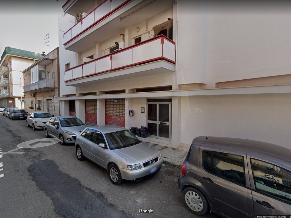 L'establiment comercial a Grottaglie, Taranto - foto 2