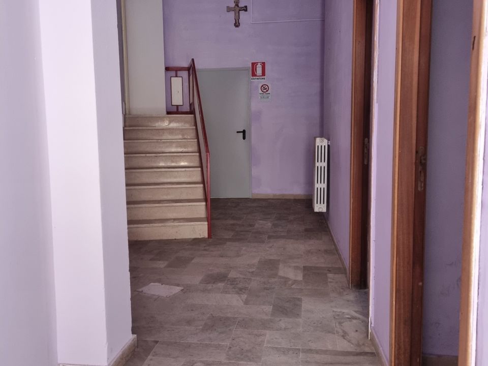 L'establiment comercial a Grottaglie, Taranto - foto 3