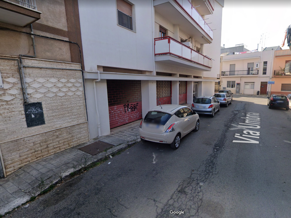L'establiment comercial a Grottaglie, Taranto - foto 4