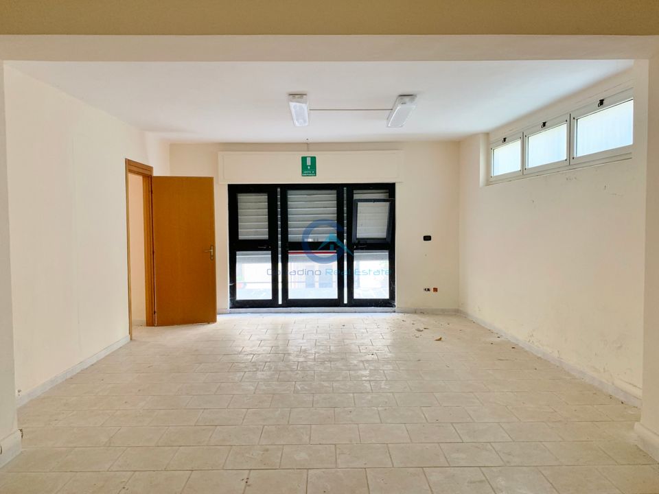 Erhvervsejendom i Catanzaro, Catanzaro - foto 1