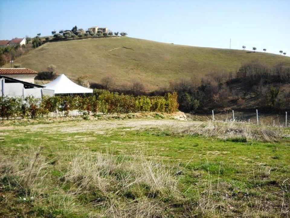 Helårsgrund i Castorano, Ascoli Piceno - foto 1
