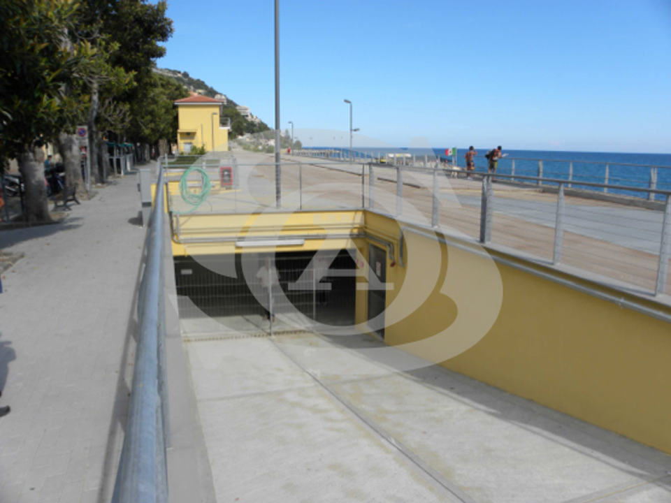 Garasje i Ospedaletti, Imperia - bilde 1