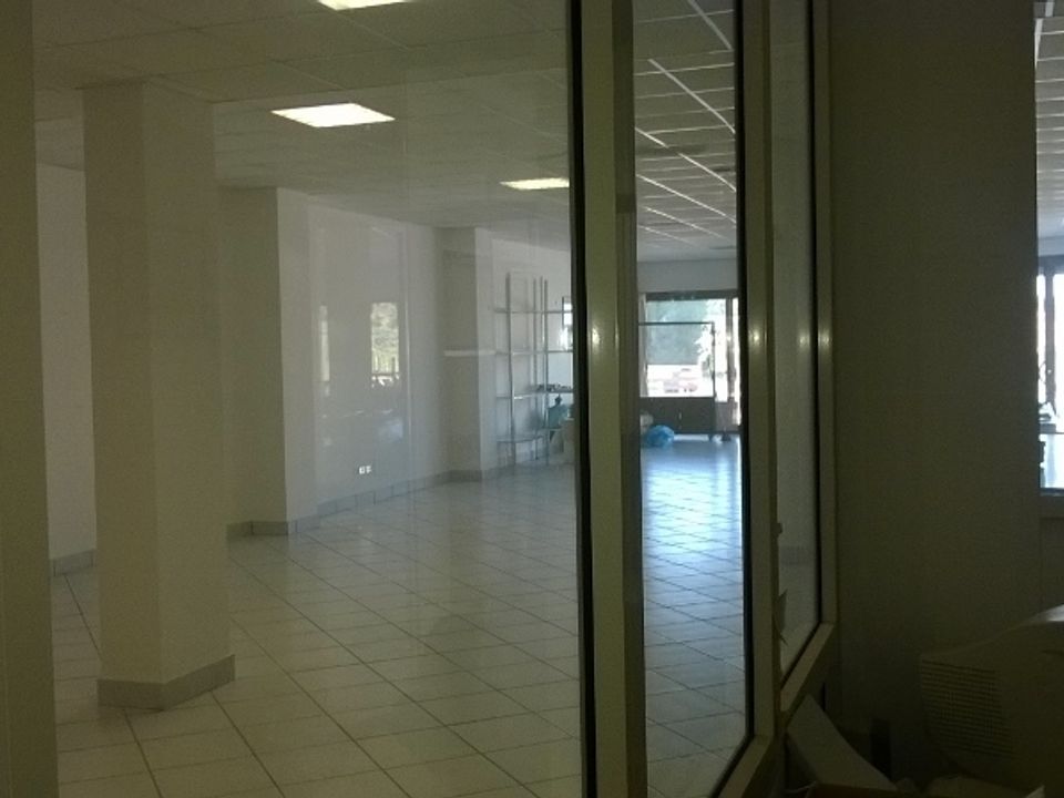 Propriedade comercial em Monteprandone, Ascoli Piceno - foto 1
