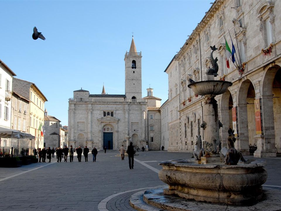 Erhvervsejendom i Ascoli Piceno, Ascoli Piceno - foto 3