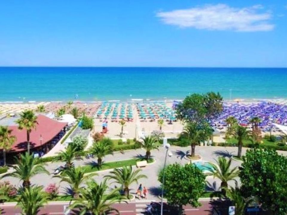 Erhvervsejendom i Alba Adriatica, Teramo - foto 4