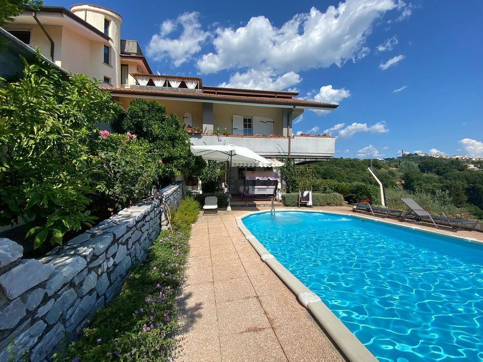 Villa i Castelnuovo Magra, La Spezia - foto 1