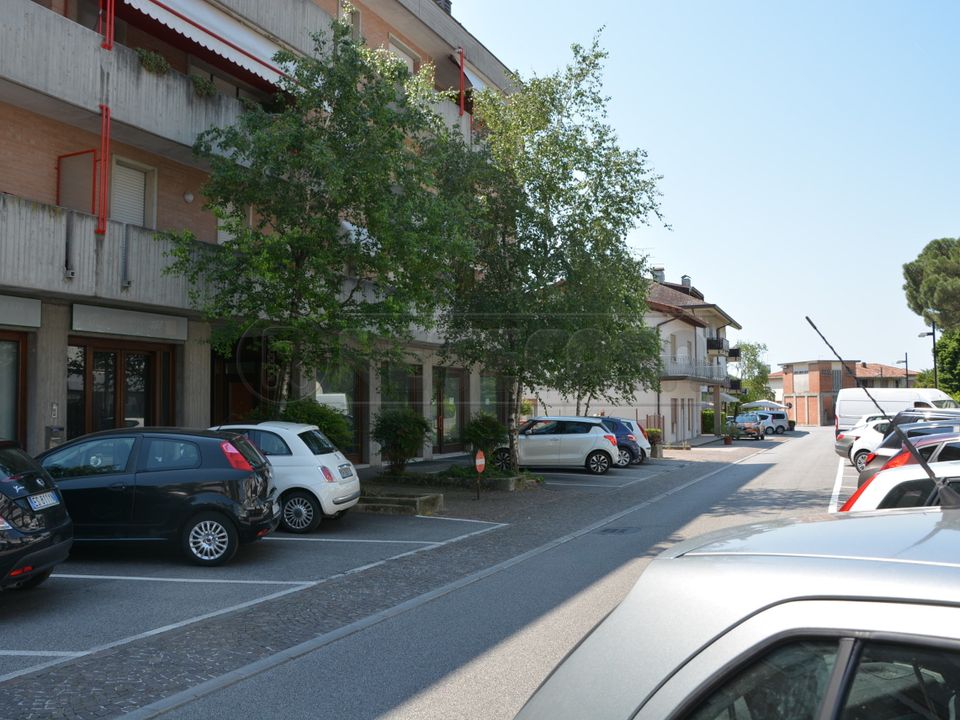 Erhvervsejendom i Manzano, Udine - foto 1