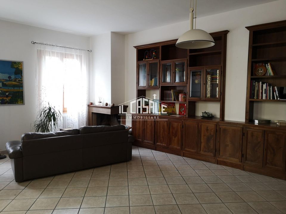 Erhvervsejendom i Dicomano, Florence - foto 1