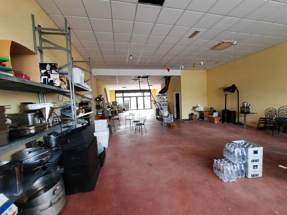 Commercial property in Lucca, Lucca - photo 2