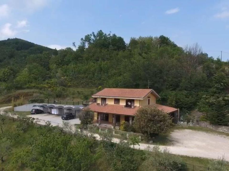 L'establiment comercial a Farindola, Pescara - foto 1