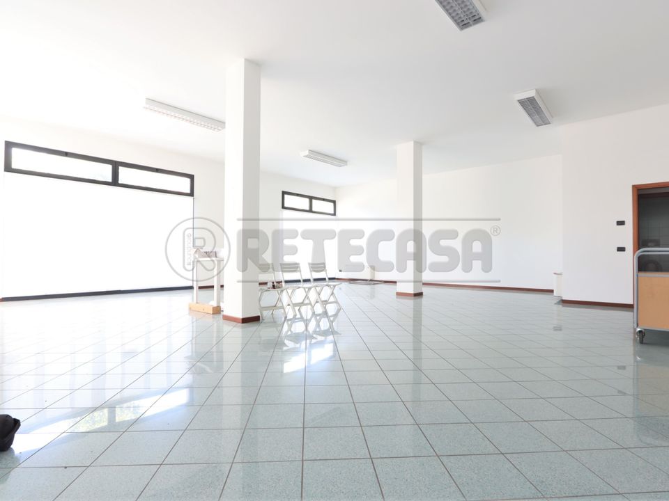 Erhvervsejendom i Longare, Vicenza - foto 1