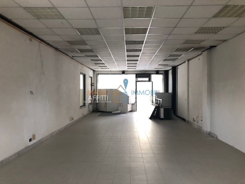 L'establiment comercial a Massa, Massa and Carrara - foto 2